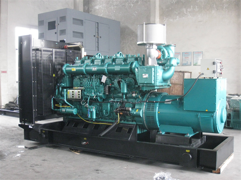建平200KW 柴油发电机的油耗是多少？