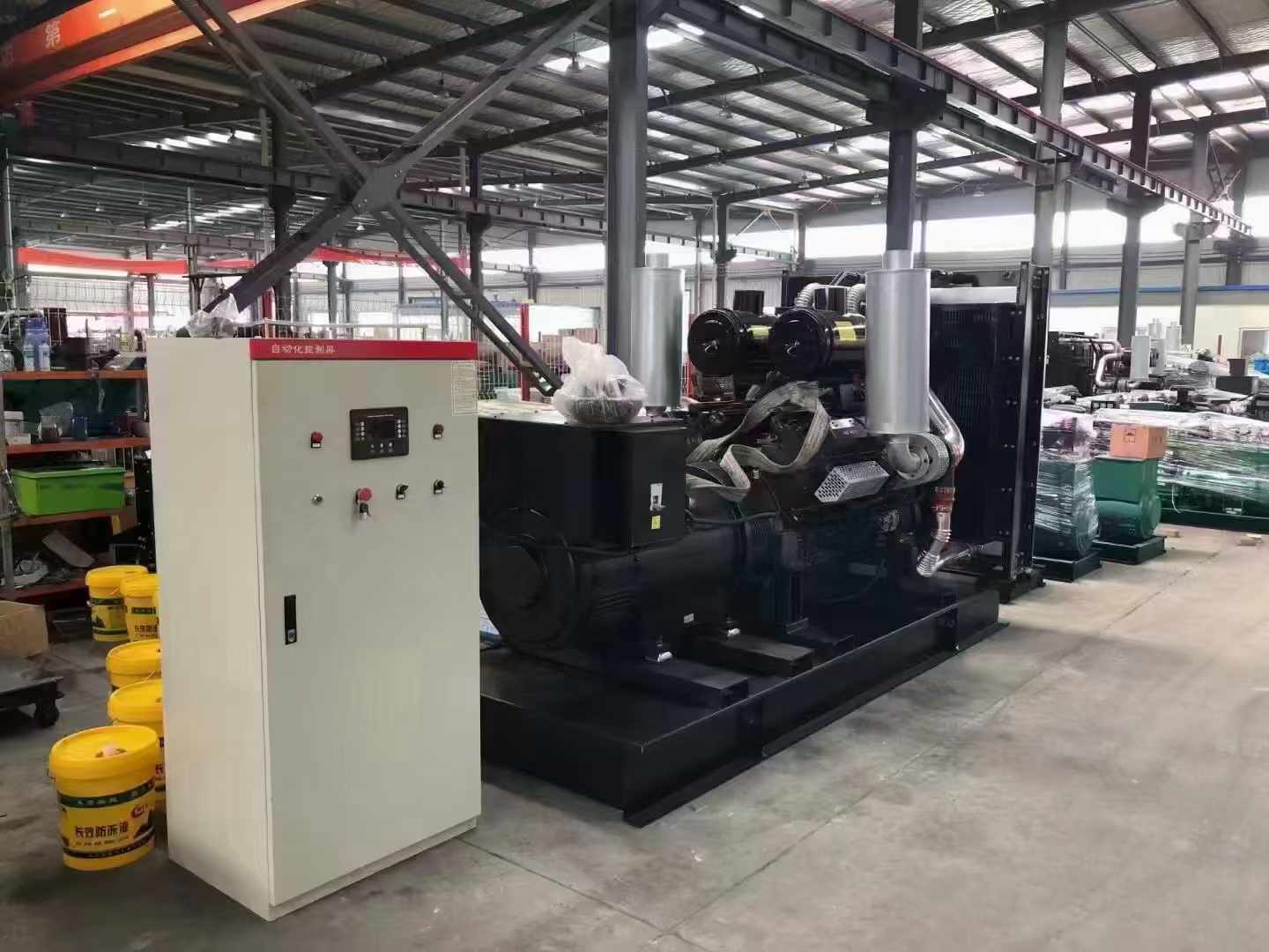 建平柴油发电机运行时的噪音和振动水平如何？